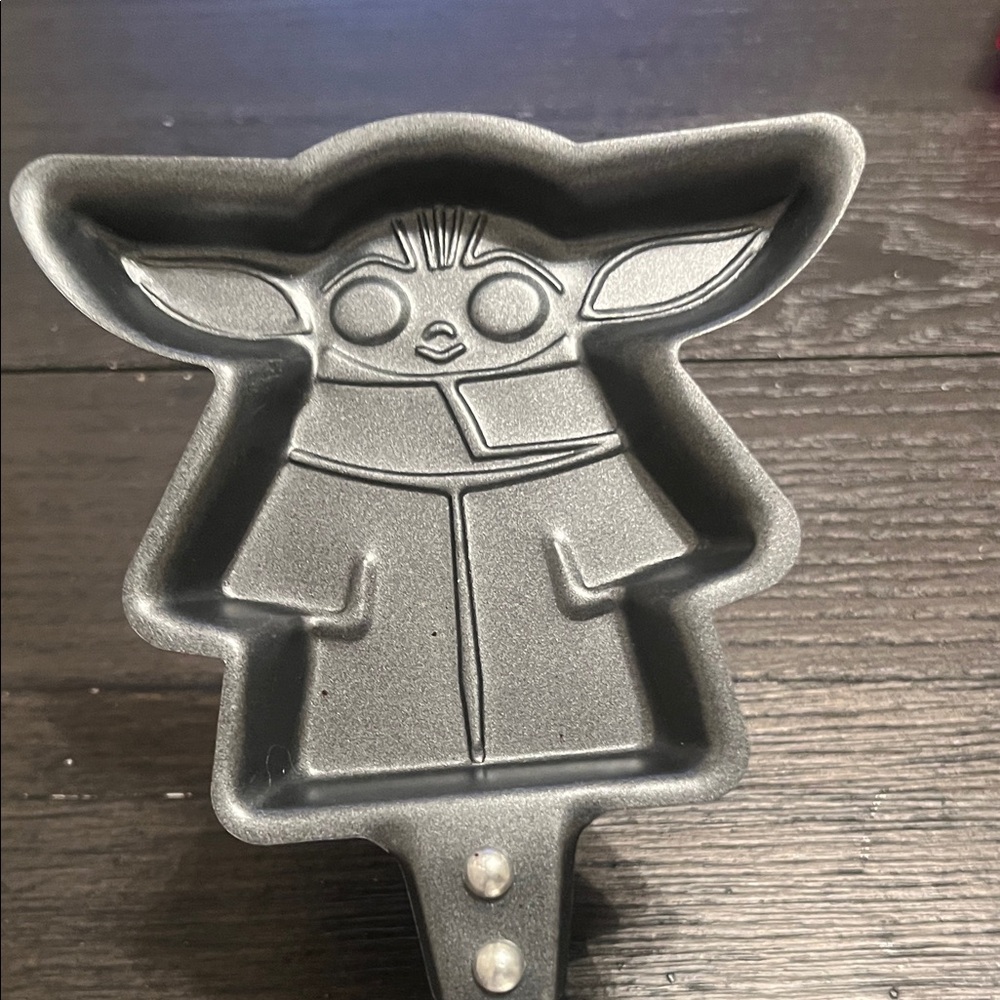 Star Wars Gray  Baby Yoda Mandalorian bakeware pancake mold